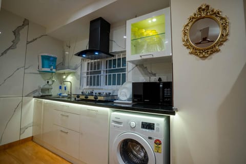 Kitchen or kitchenette, dishwasher, pet friendly, stove, washing machine