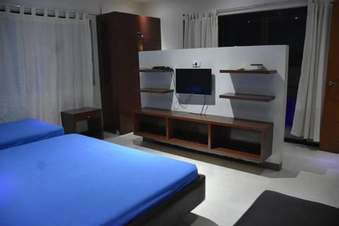 Lovely 2-bedroom hotspring resort Condominio in Calamba
