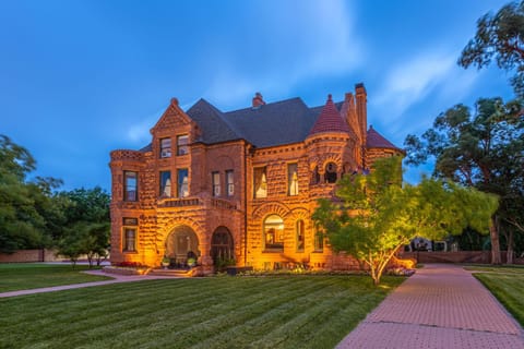 Orman Mansion - Pueblo's Most Luxurious Stay! Inn in Pueblo