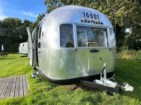 Retro Staycations Campground/ 
RV Resort in Ryde