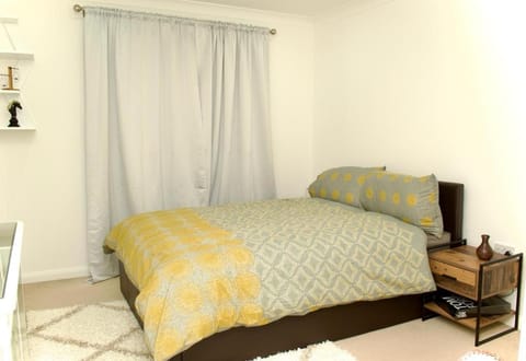 Beautiful 1-Bed Apartment in Redhill Condominio in Redhill