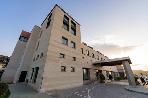 Property building, Facade/entrance