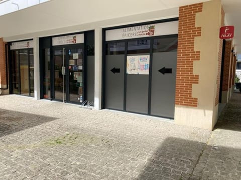 Maison typée Arcachonnaise avec piscine commune House in La Teste-de-Buch