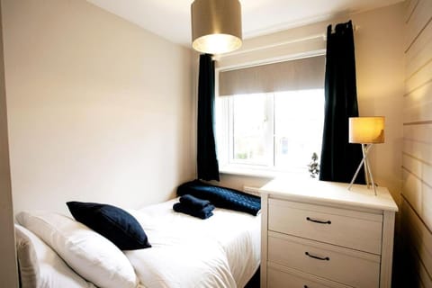 Wigmore Lodge - FREE Parking & Airport & M1 & Contractor & Leisure Apartment in Luton