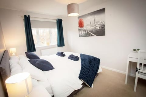 Wigmore Lodge - FREE Parking & Airport & M1 & Contractor & Leisure Apartment in Luton