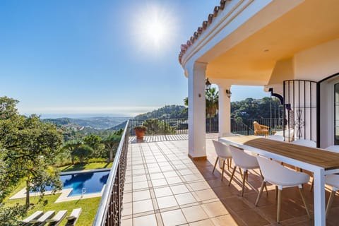 Property building, Natural landscape, View (from property/room), Balcony/Terrace, Balcony/Terrace, Dining area, Mountain view, Pool view, Sea view, Swimming pool, sunbed