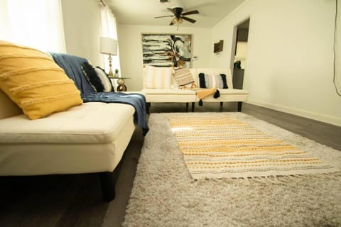 Living room, Seating area, fireplace