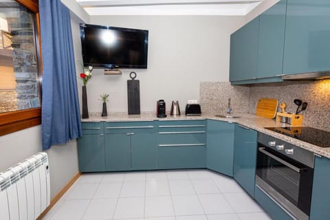 TV and multimedia, Kitchen or kitchenette, minibar, oven, pet friendly, toaster