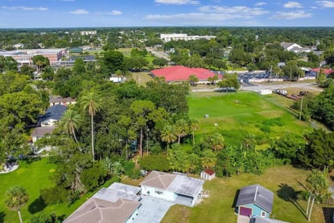 Stunning Guesthouse Close to River Haus in New Port Richey