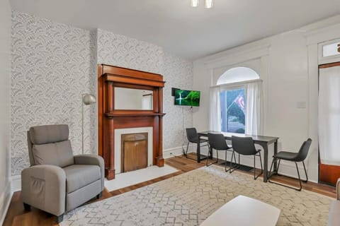 Housepitality - The City Gateway Apartment in German Village