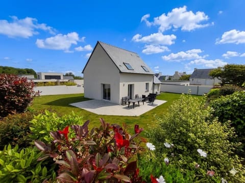 Property building, Day, Garden view