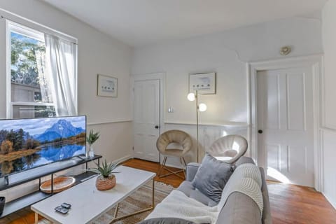 Housepitality - The Short North Sanctuary Condo in Short North