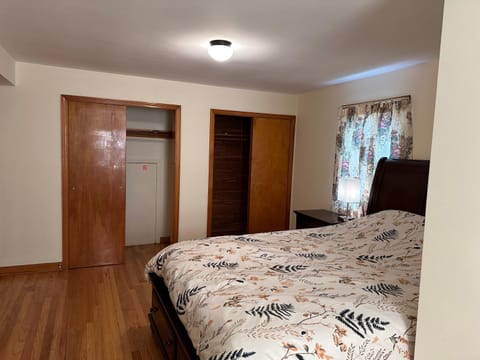 J1 Pleasant Room near Rutgers U, hospitals Vacation rental in New Brunswick