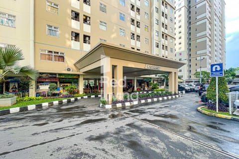 RedLiving Apartemen Kalibata City - Homy Jasen Tower Jasmine Hotel in South Jakarta City