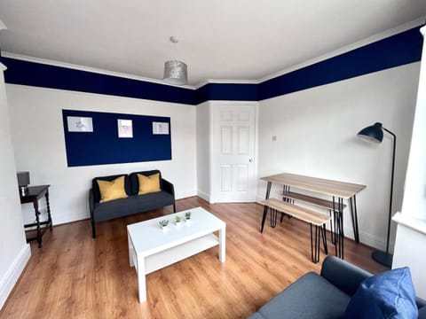 Lovely Apartment Near Newcastle, Driveway, Wifi Apartment hotel in Newcastle upon Tyne