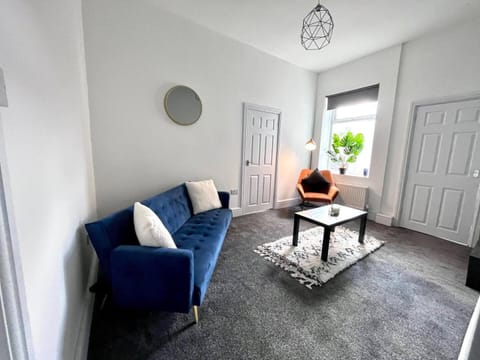 Outdoor Patio, Near Stadium Of Light, Refurbished Apartment hotel in Sunderland