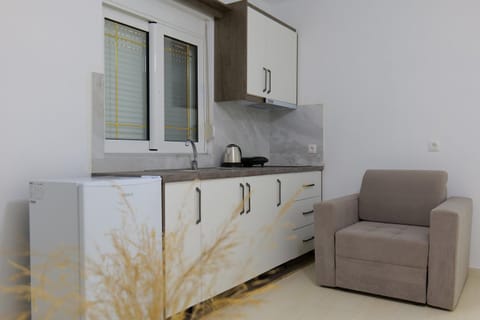 Kitchen or kitchenette, Seating area