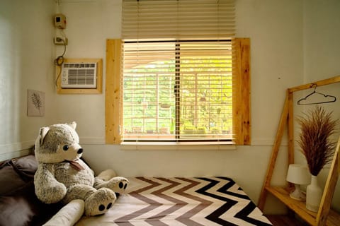 Bed, Photo of the whole room, air conditioner