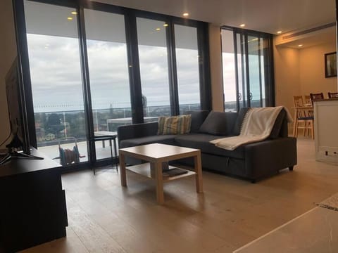 2 bedroom In the Middle of Sydney with Beautiful River View Apartment in Sydney