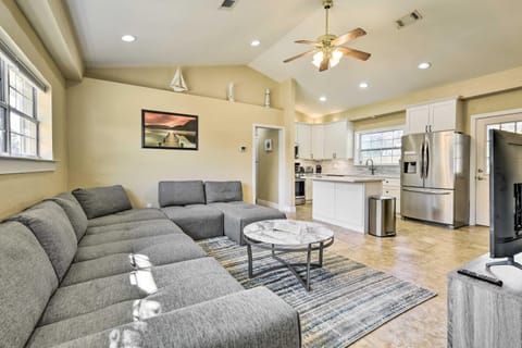Fort Walton Beach Vacation Rental with Fire Pit House in Fort Walton Beach