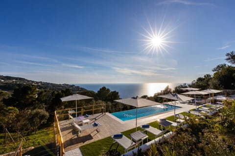 Pool view, Swimming pool, sunbed