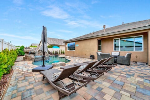 Patio, View (from property/room), Pool view, Swimming pool, sunbed