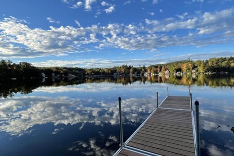 Waterfront Cottage and Ski Getaway! House in Sunapee