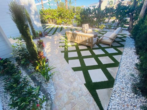 Pass-A-Grille Luxury Pool Sleeps 10 House in Tierra Verde