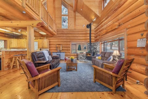Soaring Pines Lodge by NW Comfy Cabins Haus in Lake Wenatchee