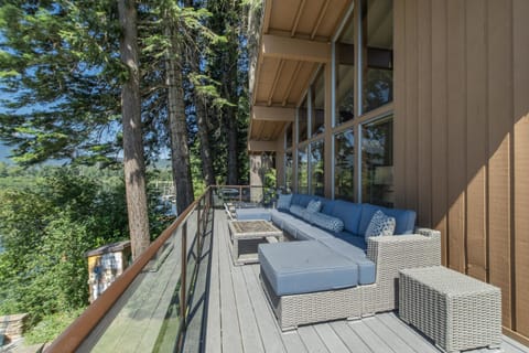 All About the Lake by NW Comfy Cabins Maison in Lake Wenatchee