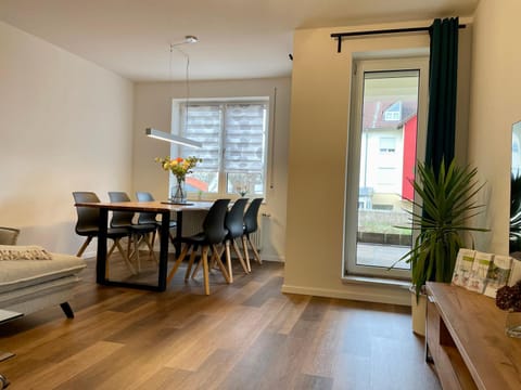 Living room, Photo of the whole room, Seating area, Dining area