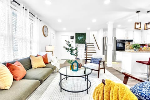 Modern & Cozy Home mins to Decatur Sq & DT Atlanta! Maison in Belvedere Park