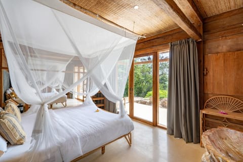 Bed, Bedroom, Garden view