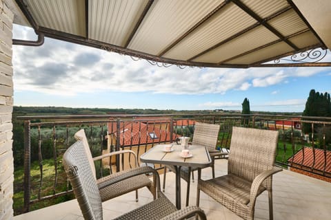 View (from property/room), Balcony/Terrace