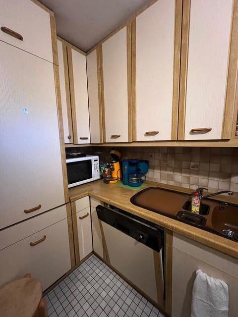 Kitchen or kitchenette, pet friendly, stove