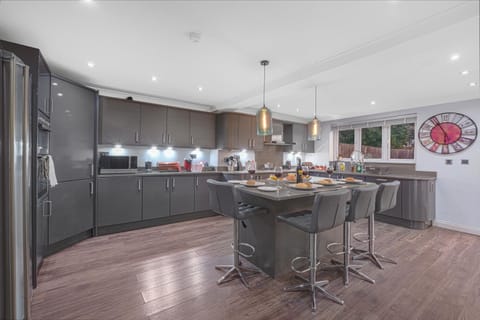 Dining area, kitchen