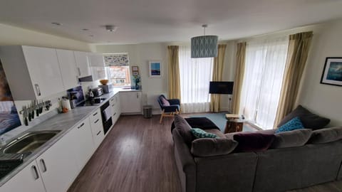 Communal lounge/ TV room, TV and multimedia, Living room, Seating area