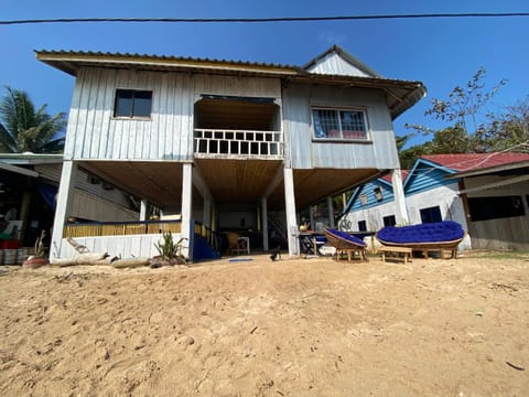 CocoHuts Hostel in Sihanoukville