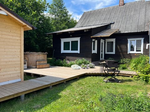 Property building, Patio, Day, Garden view