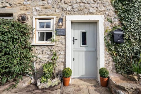 Primrose Cottage with Log Burner (Dog Friendly) House in Giggleswick