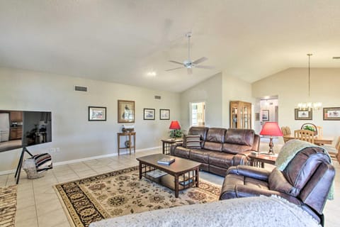 Sun City West Home with On-Site Golf Course! Casa in Sun City West