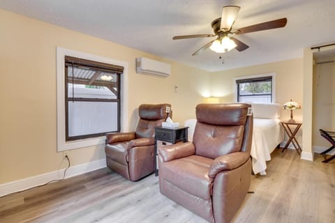 Mt Dora Couples Retreat with Shared Pool! Apartment in Mount Dora