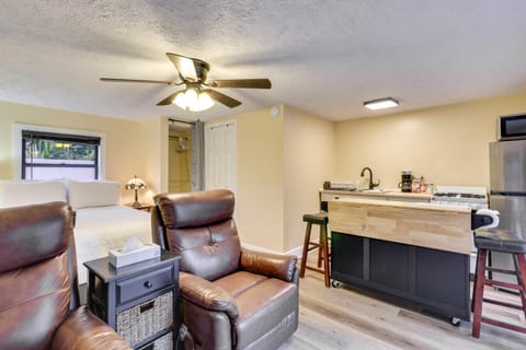 Mt Dora Couples Retreat with Shared Pool! Apartment in Mount Dora