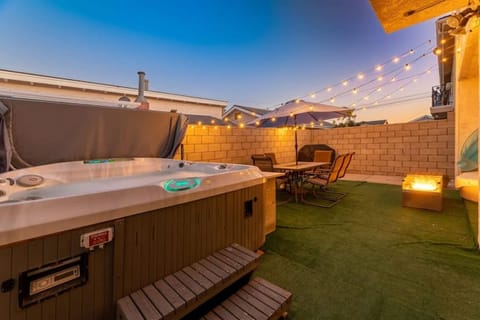 Hot Tub, Swimming pool