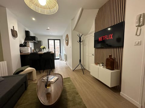 TV and multimedia, Living room, Seating area