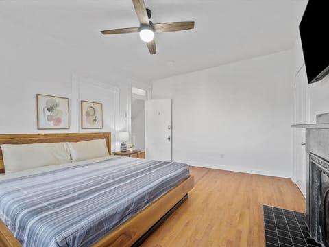 Bloomfield/Shadyside @I Modern & Bright Private Bedroom with Shared Bathroom Alquiler vacacional in Shadyside