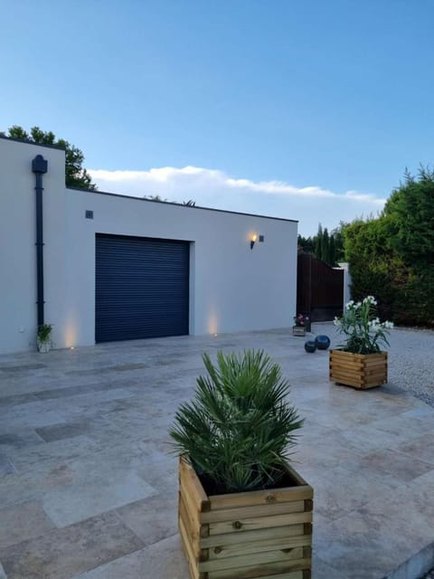 Villa contemporaine Villa in Pernes-les-Fontaines