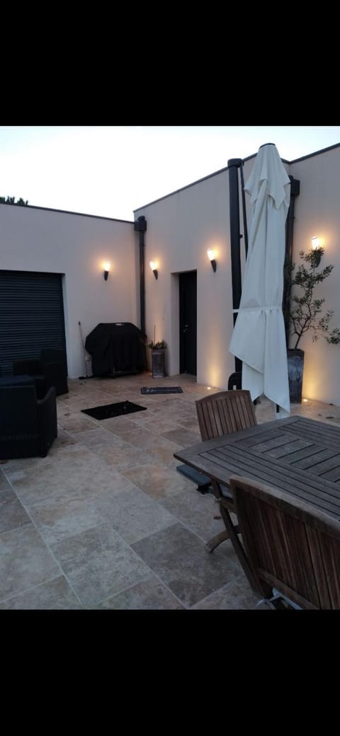 Villa contemporaine Villa in Pernes-les-Fontaines