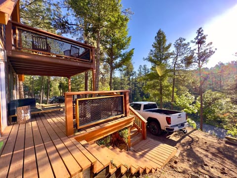 Cozy Cabin with decks BBQ Grill AC and views 5 mins midtown Sleeps 11 House in Ruidoso