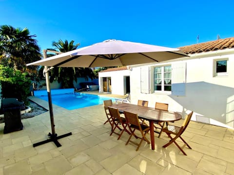 Patio, BBQ facilities, Swimming pool